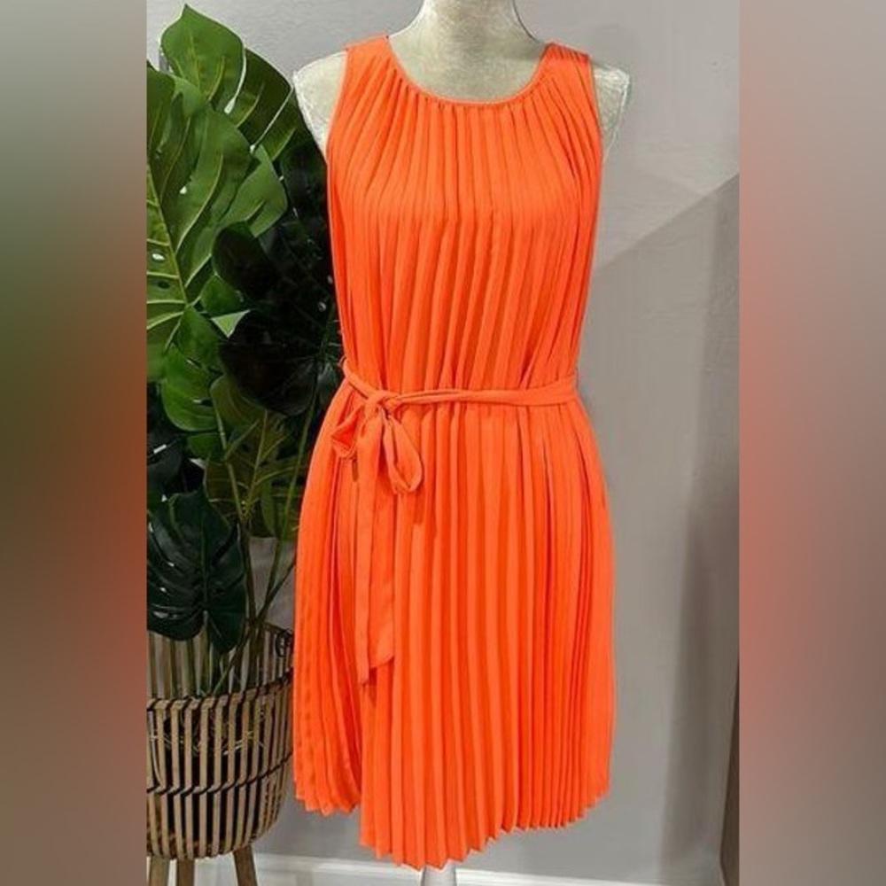 Banana Republic Mandarin Tangerine Orange Pleated Dress a pockets and Keyhole